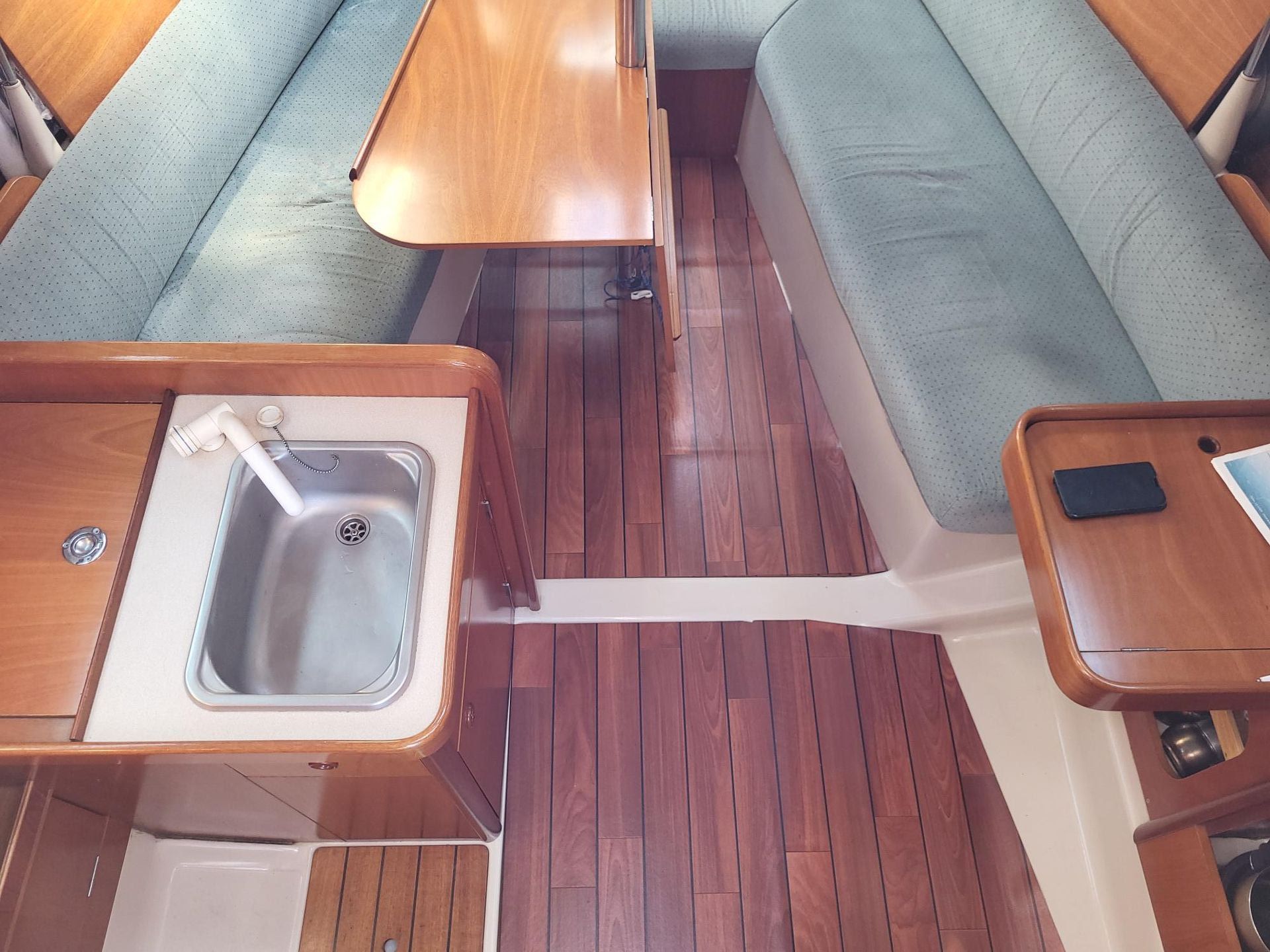 slider 13 Beneteau Oceanis 281